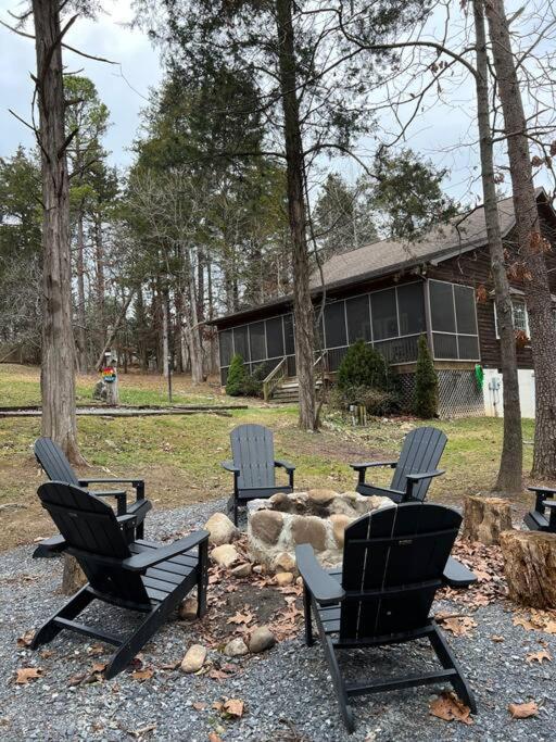 Cozy W/ Indoor Fireplace & Tranquil Views Holiday home *