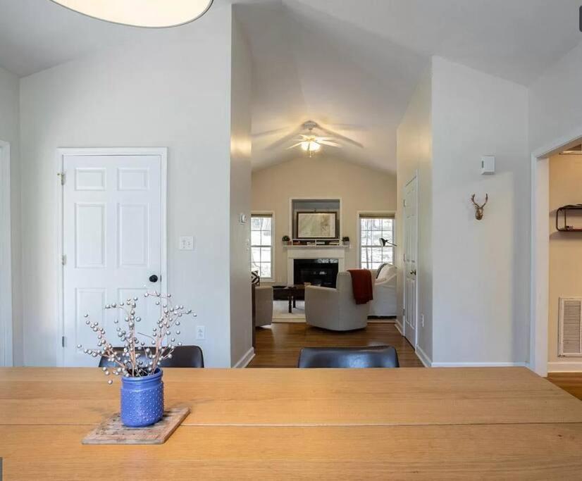 Cozy W/ Indoor Fireplace & Tranquil Views Luray