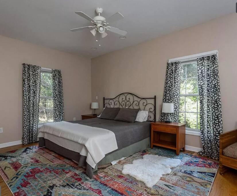 Holiday home Cozy W/ Indoor Fireplace & Tranquil Views Luray